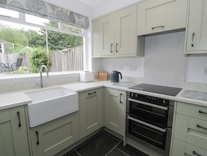 Fridge, dishwasher, electric kettle, cookware/dishes/utensils