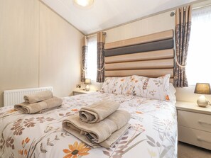 3 bedrooms, individually decorated, individually furnished, free WiFi