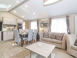 Interior - Tawny Owl Lodge (Windermere)