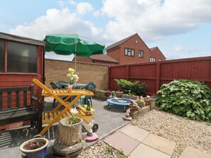 Cottage | Outdoor dining - Fatima (Burnham-on-Sea)