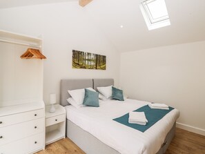 1 bedroom, individually decorated, individually furnished, free WiFi - 2 Welford Barns (Fordingbridge)