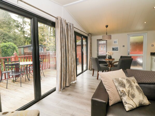 Living area - Somerford Lodge (Windermere)