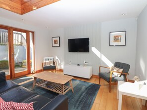 Living area - 2 Dart (Totnes)