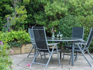 Outdoor dining - Curlew (Wadebridge)