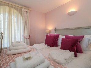 3 bedrooms, individually decorated, individually furnished, free WiFi - Pomme Blushe House (Bridport)