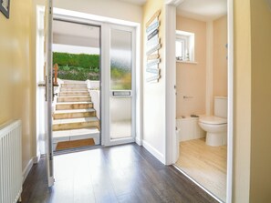 Shower - Cres (Tintagel)