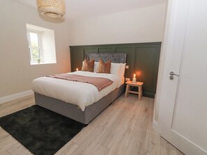 3 bedrooms, individually decorated, individually furnished, free WiFi - Curhoor (Drumkeary)