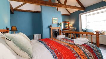 2 bedrooms, individually decorated, individually furnished, free WiFi