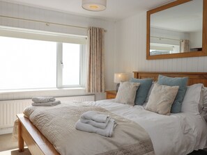 4 bedrooms, individually decorated, individually furnished, free WiFi - Seahaze (Torpoint)