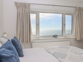 4 bedrooms, individually decorated, individually furnished, free WiFi