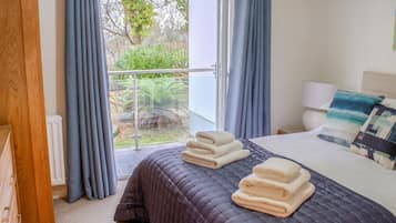 2 habitaciones, decoración personalizada y muebles diferentes