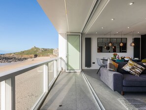 Property grounds - Louies Loft (St Ives)