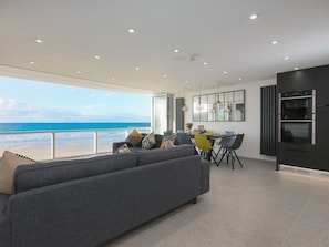 Interior - Louies Loft (St Ives)