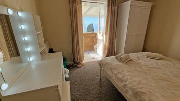 2 bedrooms, individually decorated, individually furnished, free WiFi