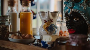 Free daily local cuisine breakfast 