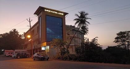 Sri Ratna Lodge