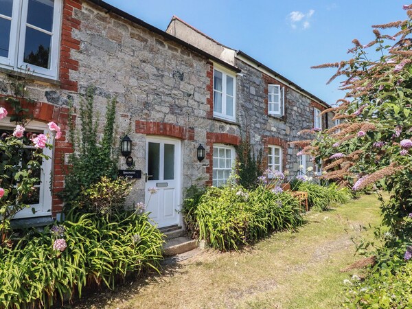 Honeysuckle Cottage - St Austell