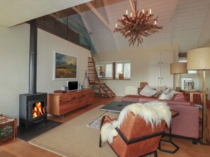 DVD player - Roughtor Barn (Camelford)