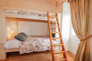 3 bedrooms, individually decorated, individually furnished, free WiFi