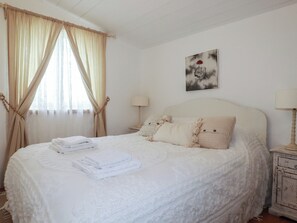 3 bedrooms, individually decorated, individually furnished, free WiFi - Roughtor Barn (Camelford)