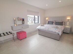 3 bedrooms, individually decorated, individually furnished, free WiFi - Cottage Catriona (Bunbeg)