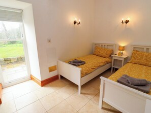 2 bedrooms, individually decorated, individually furnished, free WiFi