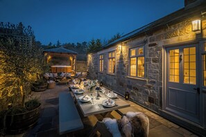 Outdoor dining - The Brew House (Harrogate)