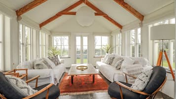 Cottage | Living area | DVD player