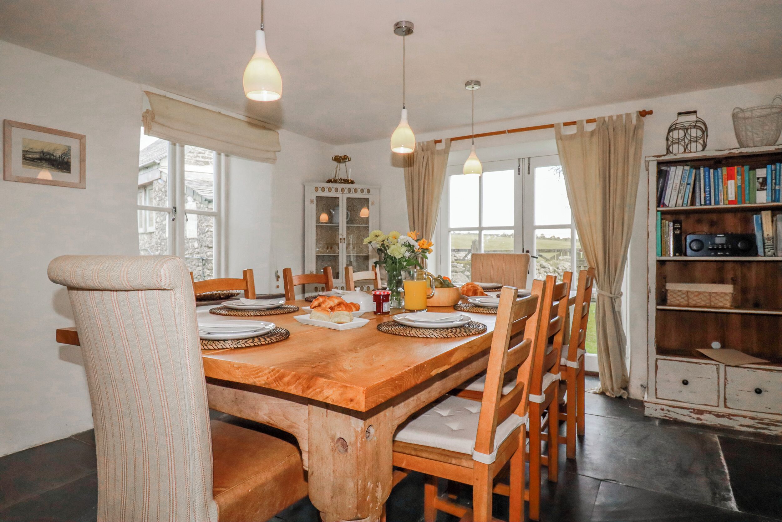 Cottage | Dining