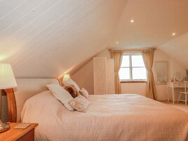 Cottage | 4 bedrooms, individually decorated, individually furnished, free WiFi