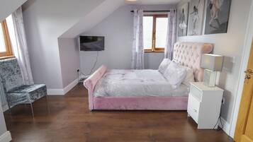 7 bedrooms, individually decorated, individually furnished, free WiFi