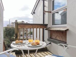 Outdoor dining - 12 Salisbury Terrace (Teignmouth)