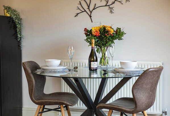 Dining - Little Willow (St. Columb Major)