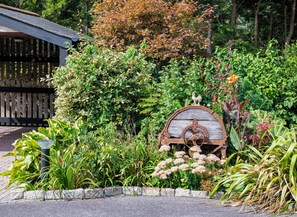 Property grounds - Little Willow (St. Columb Major)