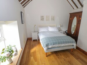 3 bedrooms, individually decorated, individually furnished, free WiFi - Calvey's Cottage (Newport)