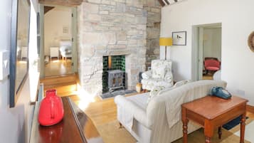 3 bedrooms, individually decorated, individually furnished, free WiFi