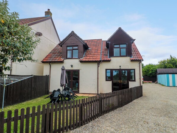 Property grounds - Wildberry Cottage (Burnham-on-Sea)