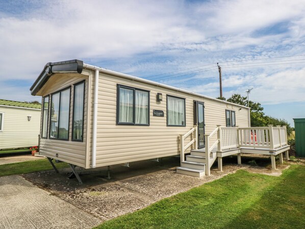 Exterior - Coastal Cottage (Chichester)
