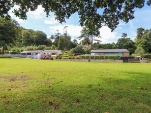 Property grounds - Tyr Glyn (Pwllheli)