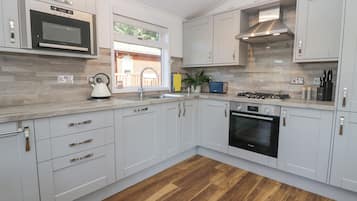 Fridge, dishwasher, electric kettle, toaster