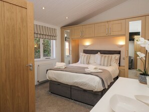 3 bedrooms, individually decorated, individually furnished, free WiFi - Lakeland View (Windermere)