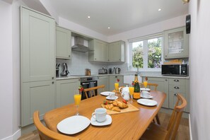 Fridge, dishwasher, electric kettle, toaster