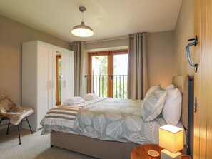 5 makuuhuonetta, yksilöllisesti sisustettu, yksilöllisesti kalustettu