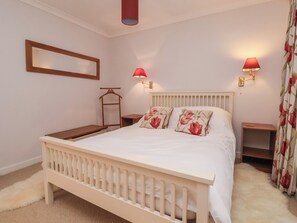2 bedrooms, individually decorated, individually furnished, free WiFi