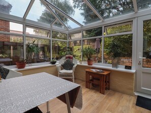 Interior - New Tower House- 10 Pear Tree Court (York)