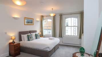 3 habitaciones, decoración personalizada y muebles diferentes