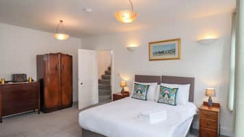 3 habitaciones, decoración personalizada y muebles diferentes