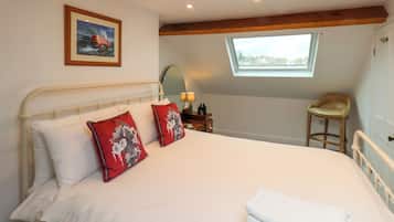 3 habitaciones, decoración personalizada y muebles diferentes