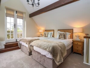 2 bedrooms, individually decorated, individually furnished, free WiFi - The Bothy (Knaresborough)