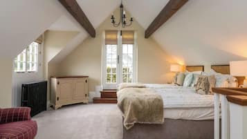 2 bedrooms, individually decorated, individually furnished, free WiFi